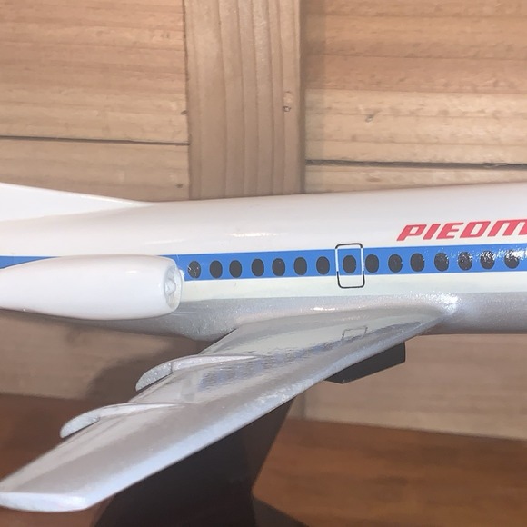 Piedmont Airlines Fokker F28-1000 Fellowship Plane N280N Pacemaker Desk Model - Picture 11 of 16